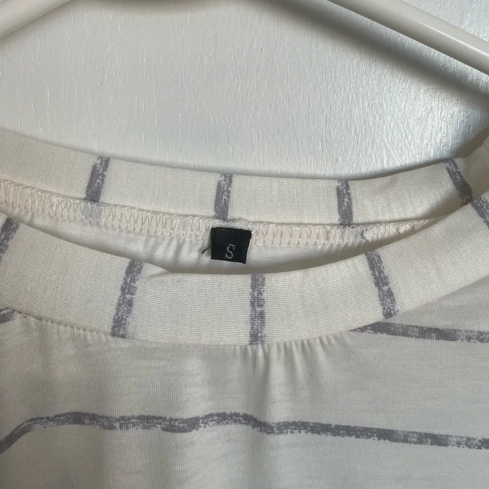 Lightweight Striped Crewneck Top - Size S - Picture 6 of 12